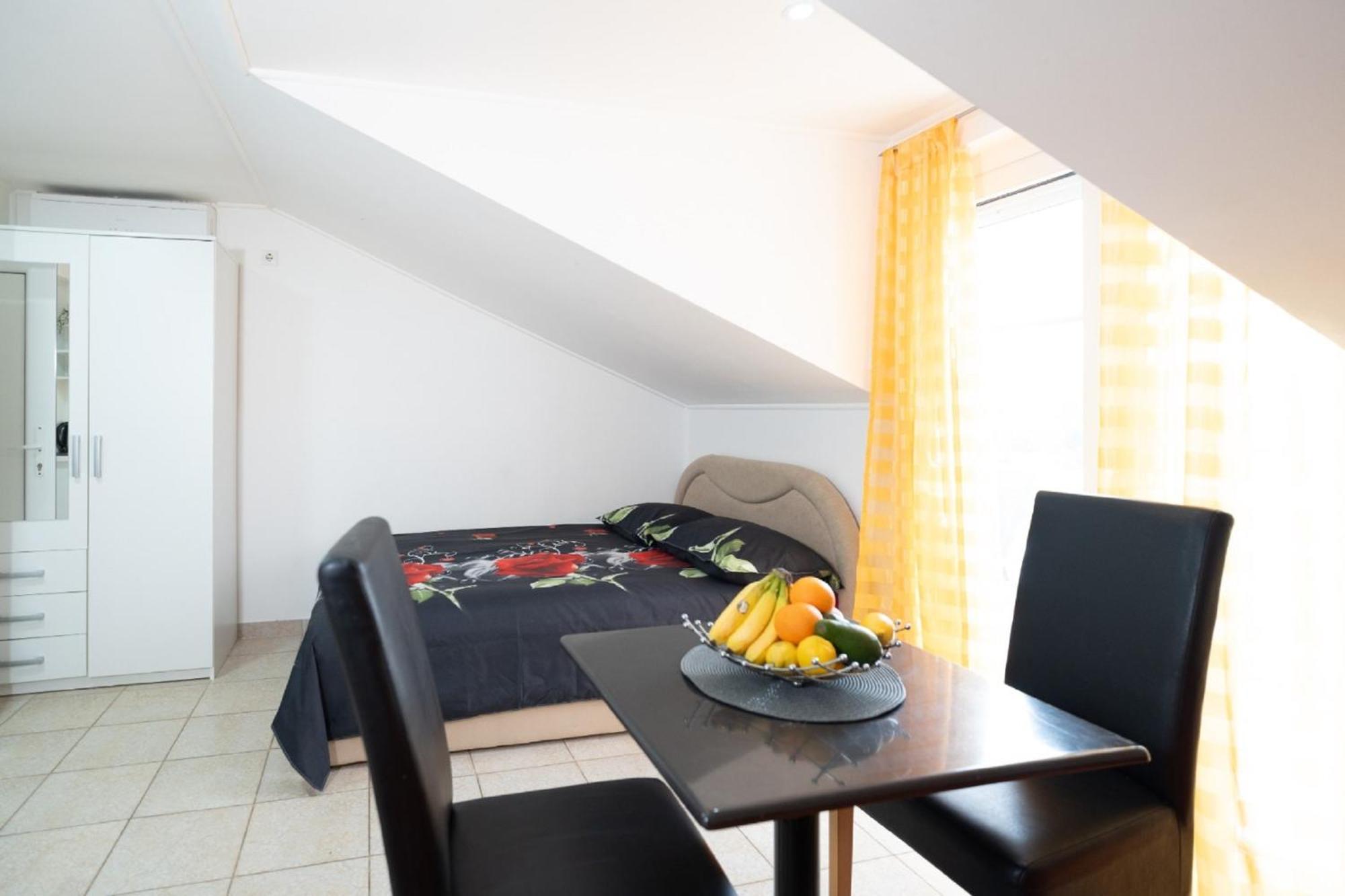 Apartments Milic Gornji Karin Exterior foto