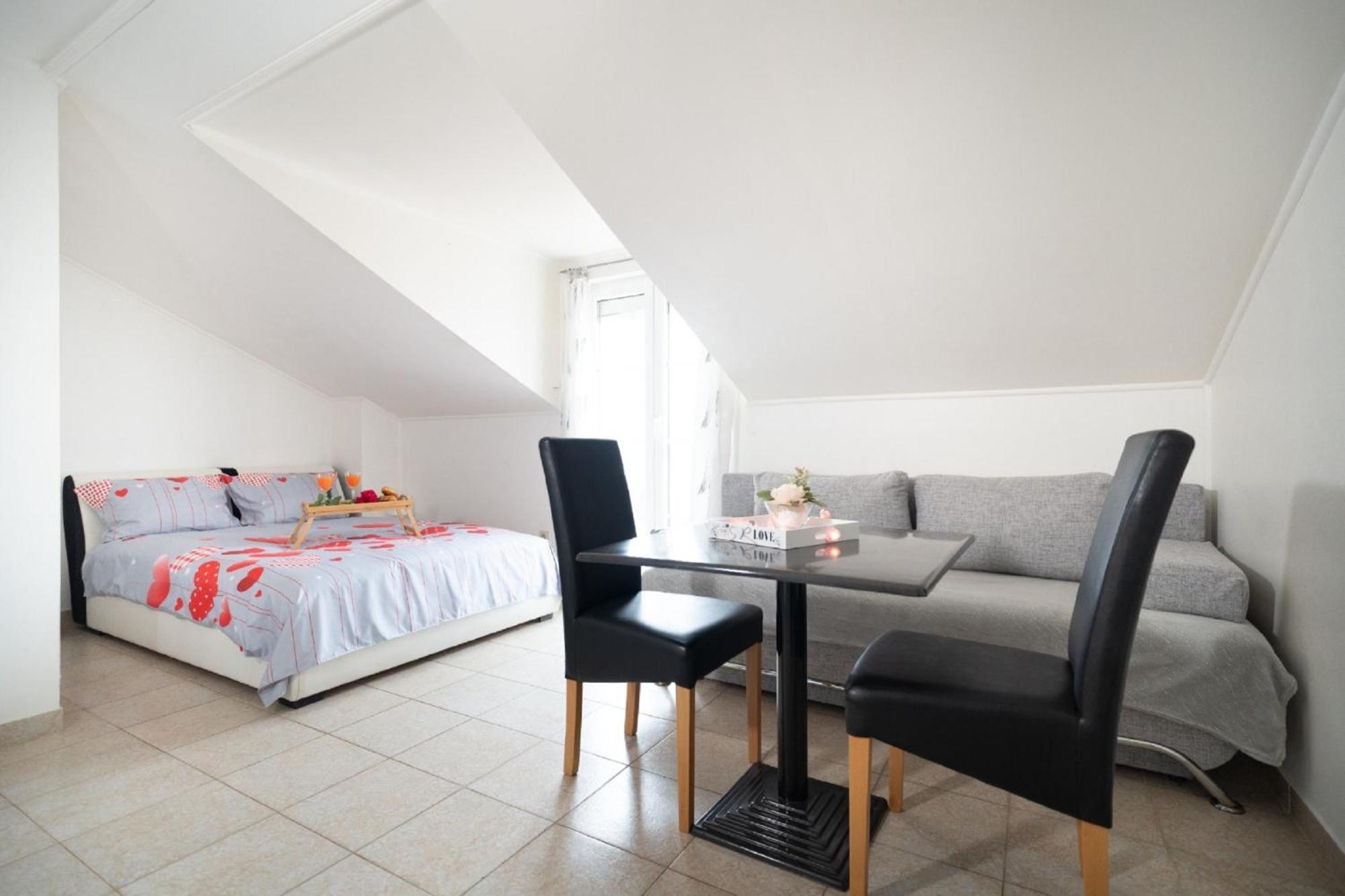 Apartments Milic Gornji Karin Quarto foto
